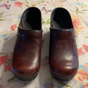 Dansko women's red Size 36, slightly used